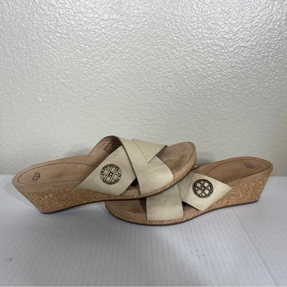 UGG Australia Sz 9 Sandal Antique White Lyra Crisscross‎ Wedge